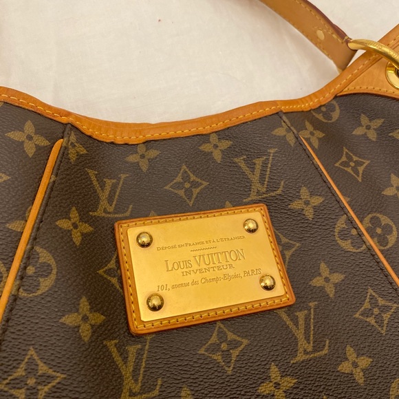 Louis Vuitton Purse SOLD - Picture 7 of 8